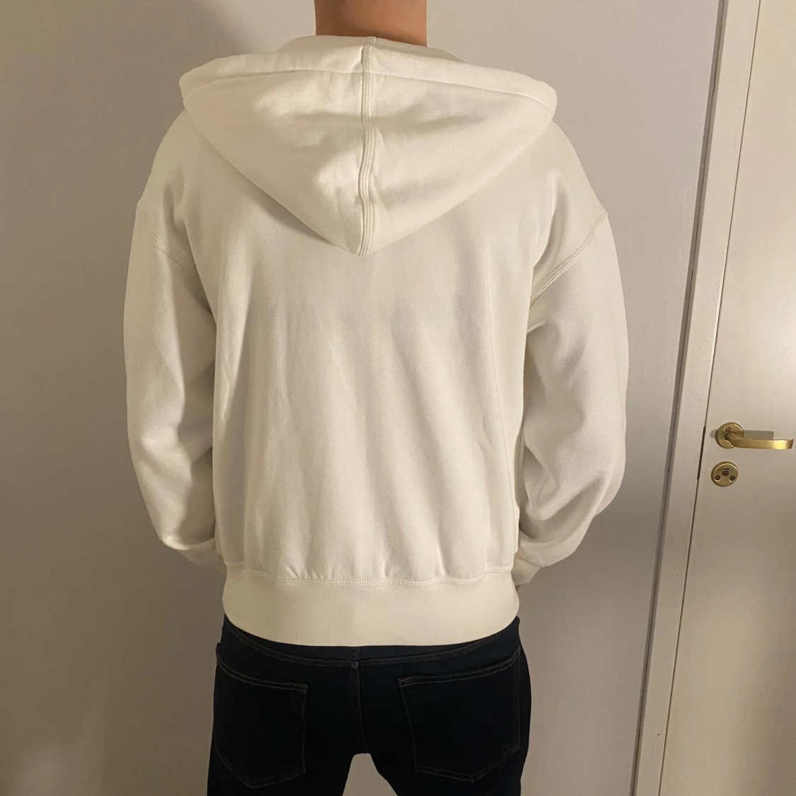 Vit hoodie med dragkedja och huva - 2