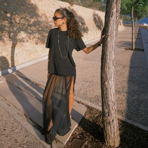 Lång lågmidjad kjol - Köp via instagram @aurelapparels