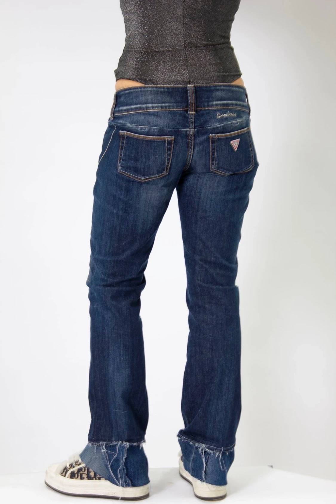Blå bootcut jeans från Guess - 1