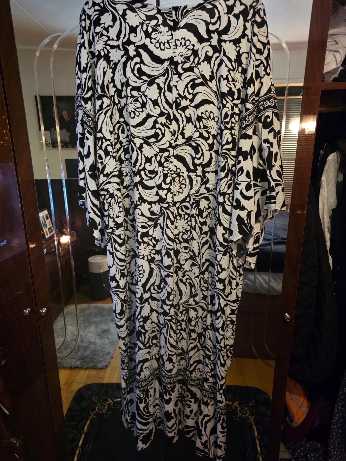 Svartvit långklänning från Gozzip - 1