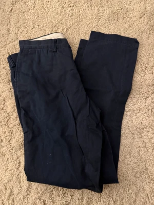 Polo Ralph Lauren - chinos  - Polo Ralph Lauren - chinos  Strl 32 Använt, cond 9/10 Nypris 1.999:-  Mitt pris 500:-