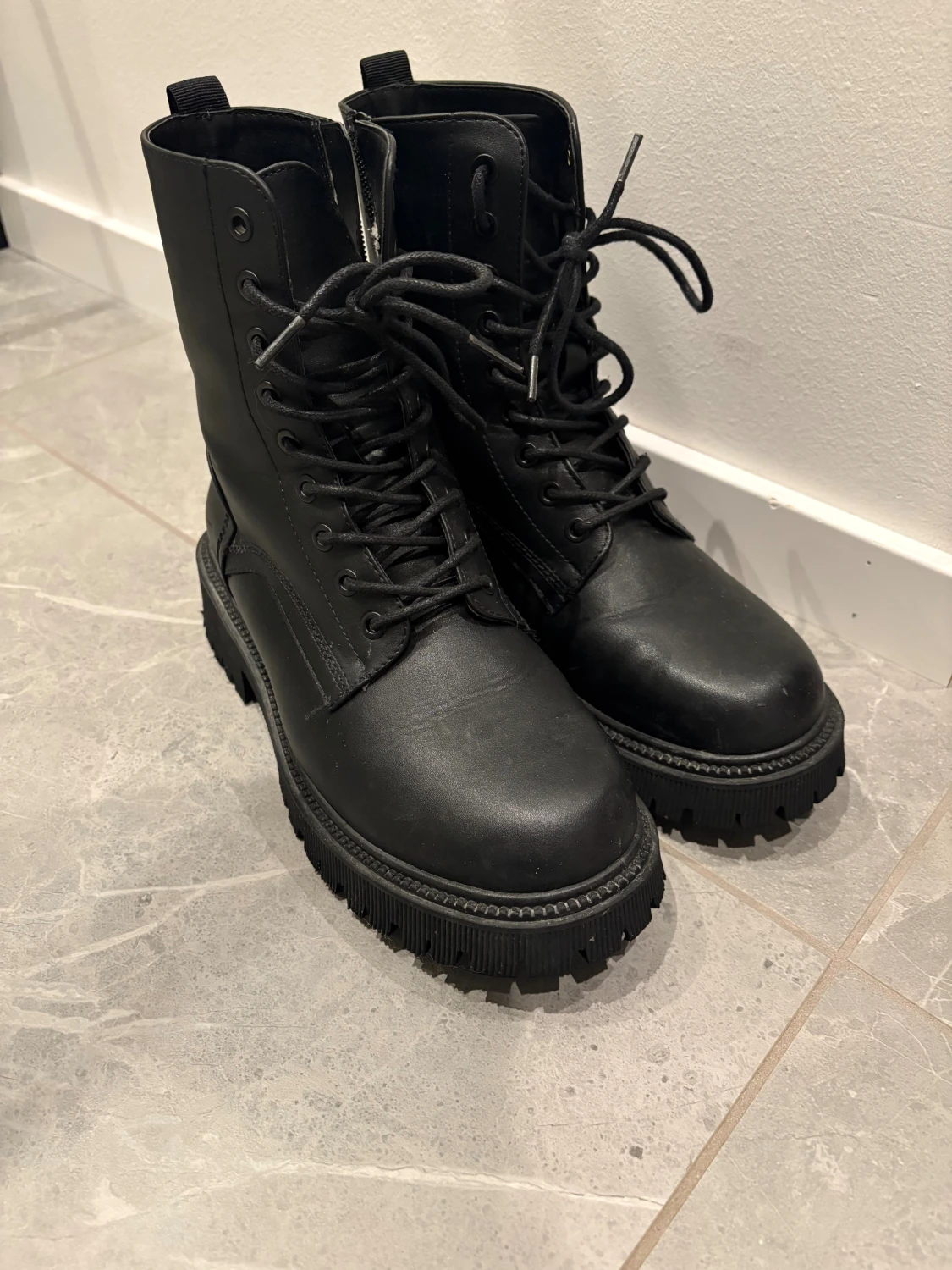 Kängor från Clou strl 38