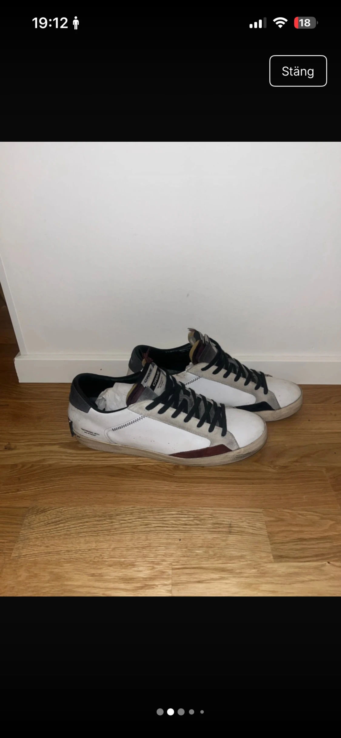 Vita sneakers från Crime London - 2