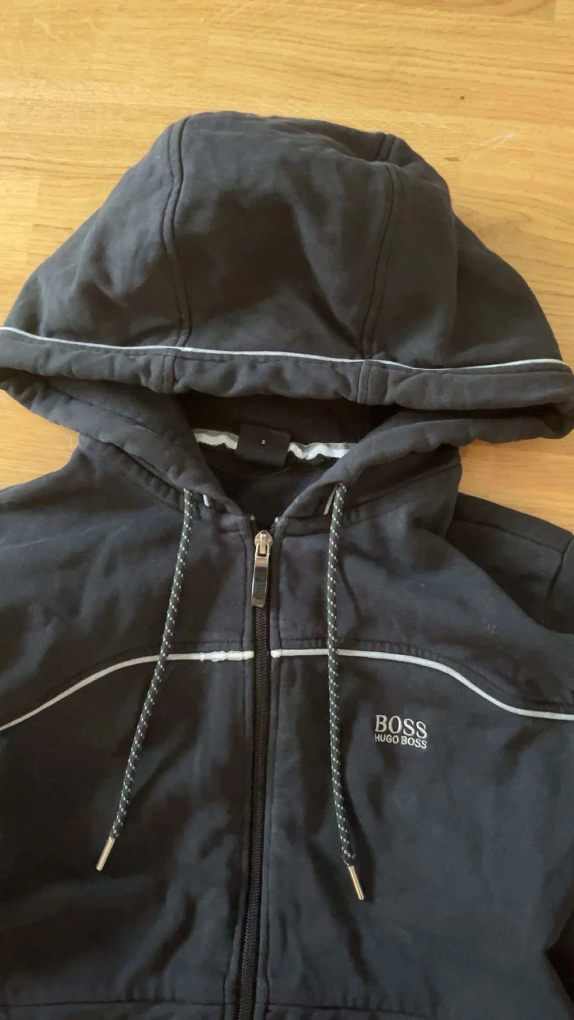 Svart hoodie från Hugo Boss - 1