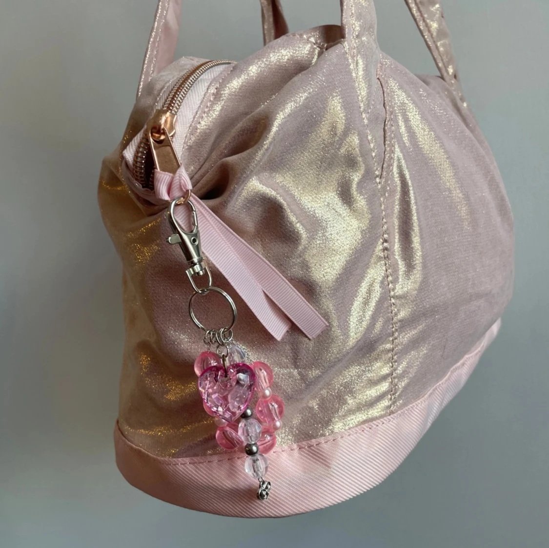 Glittrig rosa väska - 1