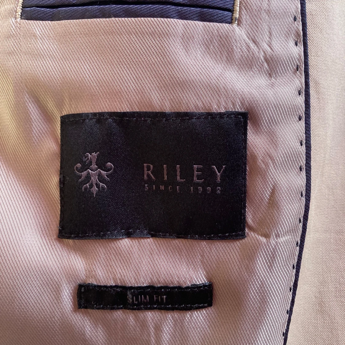 Beige kavaj från Riley - 90