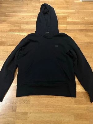 Acne studios hoodie - Skitsnygg acne hoodie, enkel och clean.
