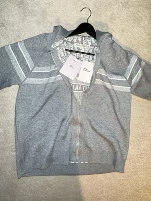 Grå kofta - Grå kofta