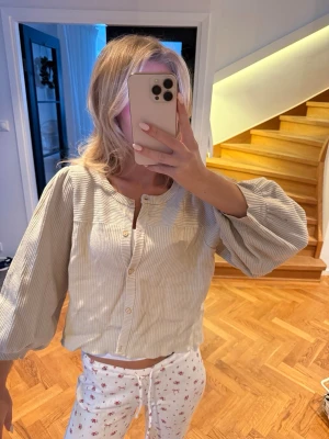 Sör kofta - Jätte söt kofta me puff arm❤️🍒 