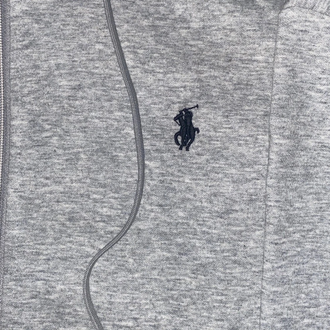 Grå hoodie från Polo Ralph Lauren - 2