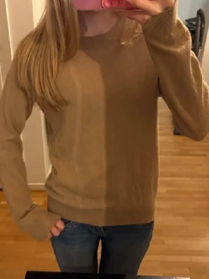 Beige Kashmir tröja  - Beige tröja i Kashmir. Superfint skick. 