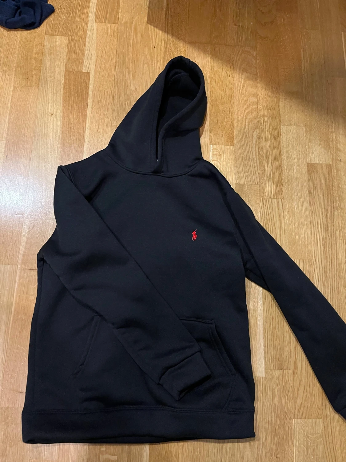 Svart hoodie från Polo Ralph Lauren