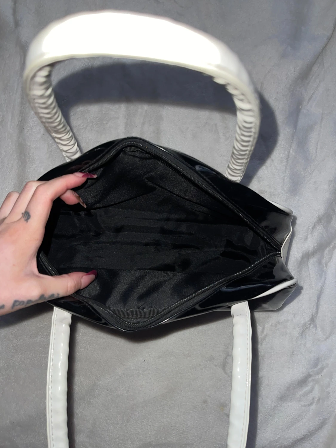 Svart och vit Lonsdale handväska - 3