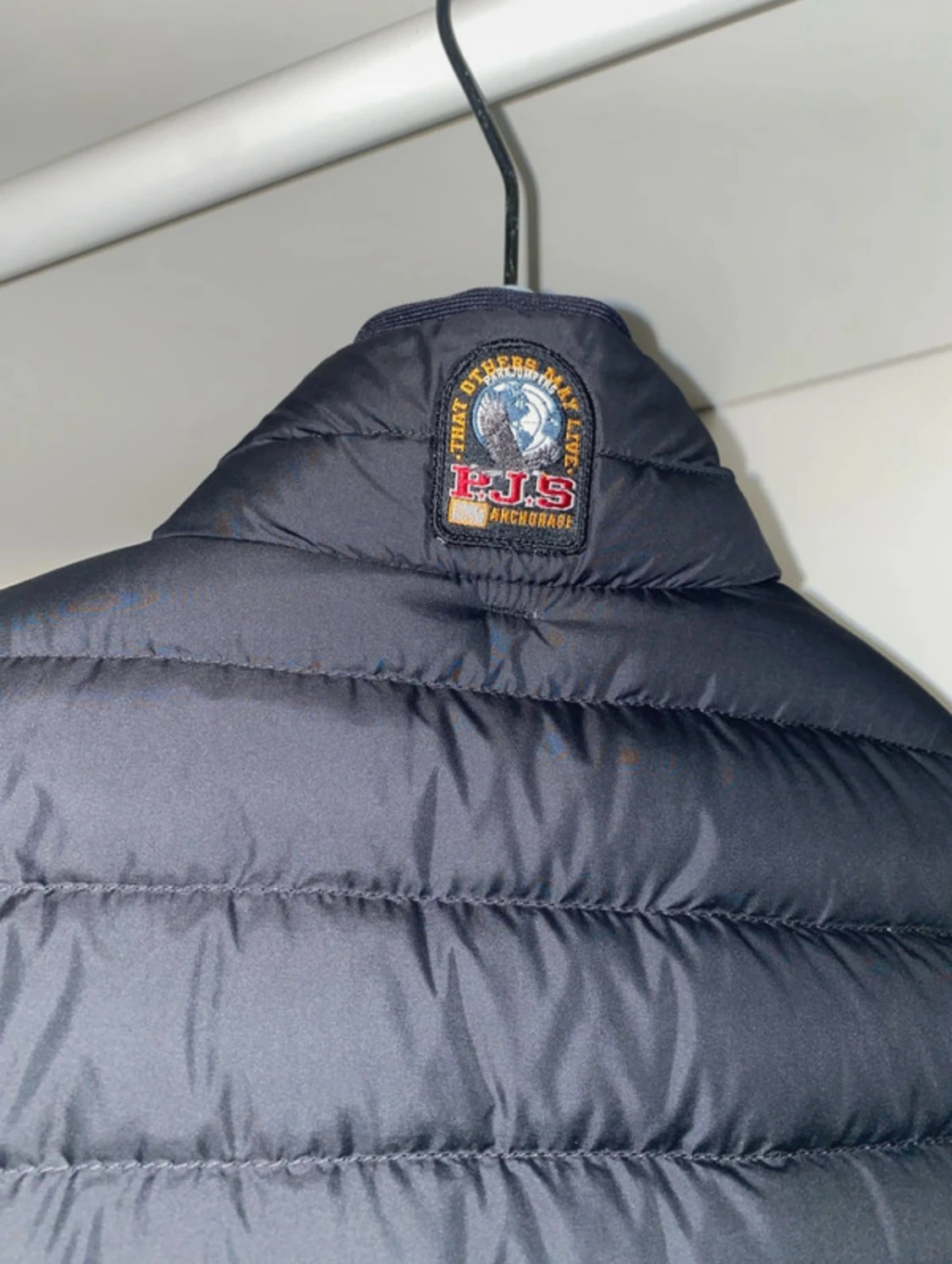 Svart dunväst från Parajumpers - 4