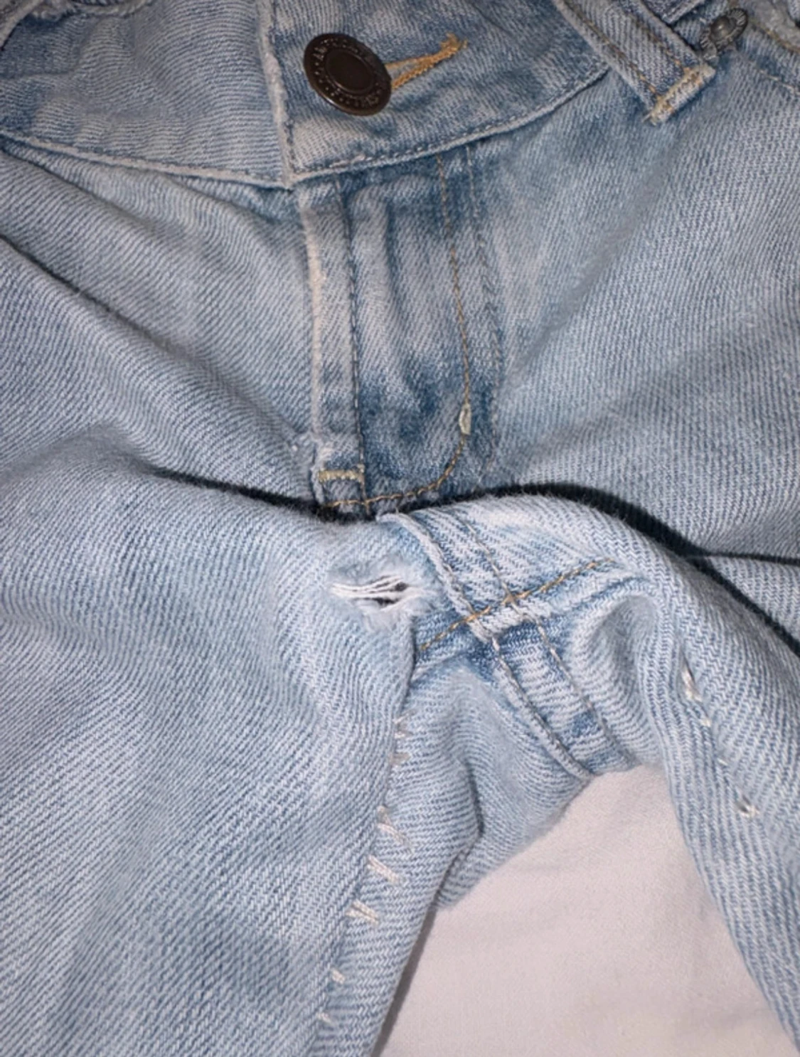 ljusblå lågmidjade jeans från American eagle - 6