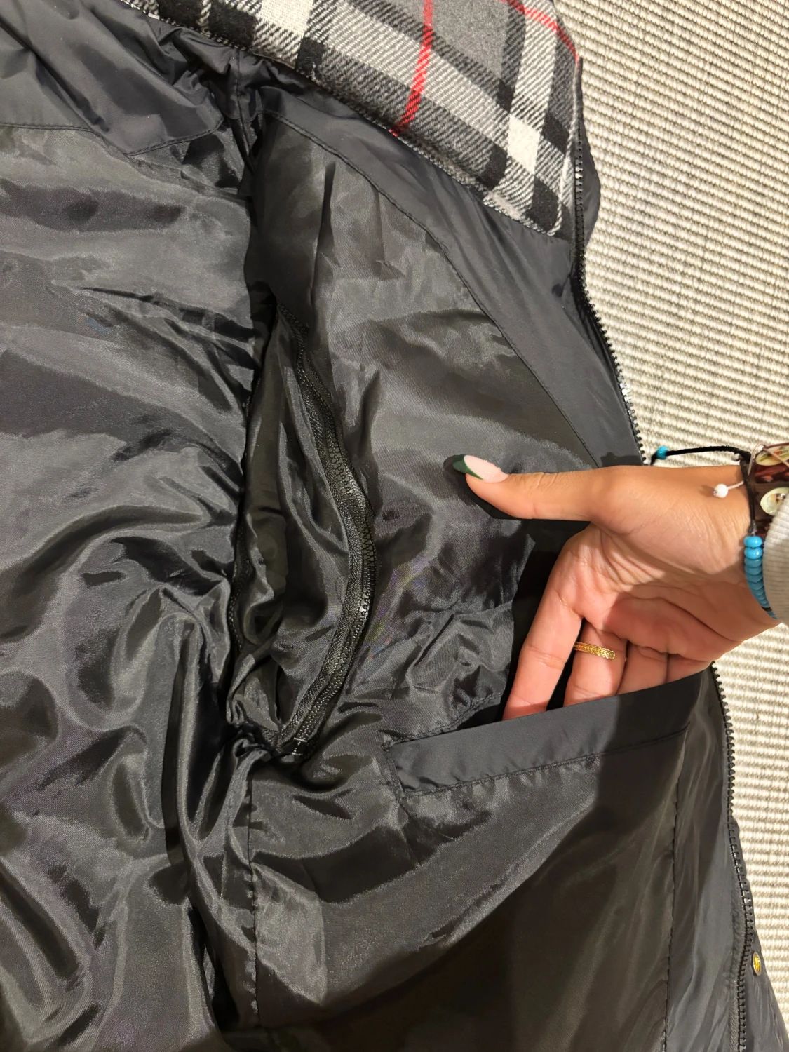 Svart pufferjacka från Burberry - 3