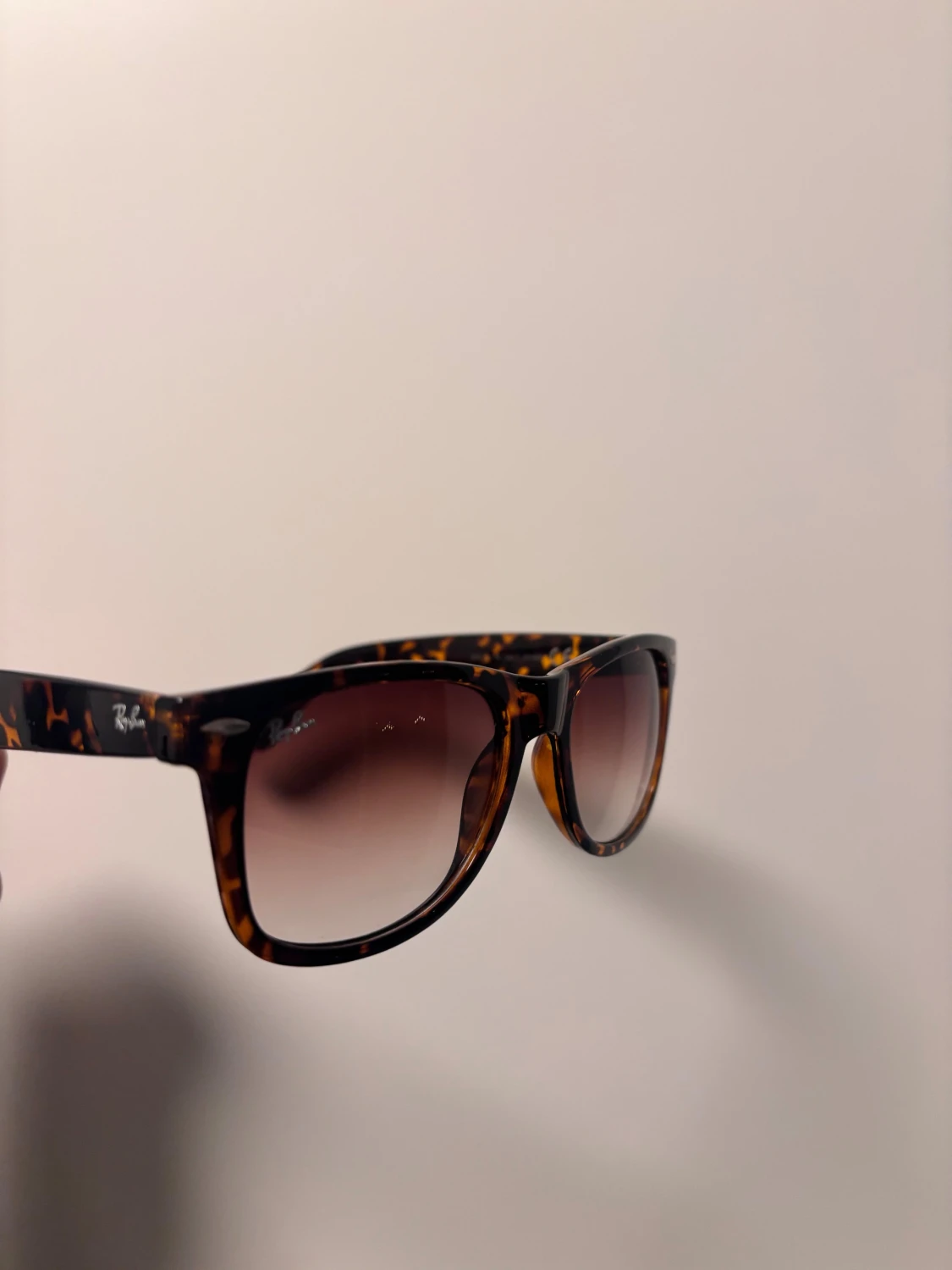 Ray ban wayfarer tortoise shell
