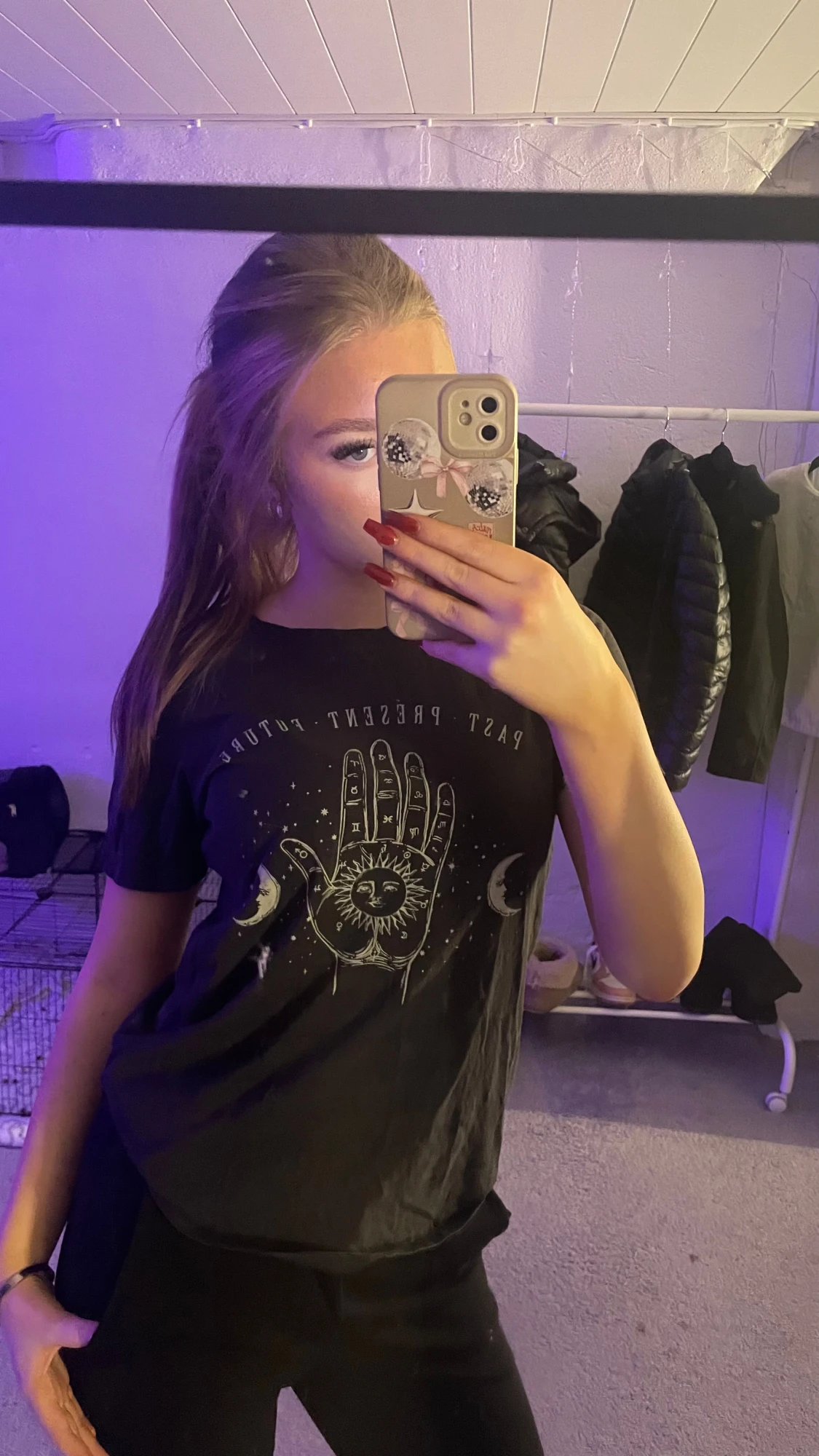 Svart t-shirt med astrologitryck