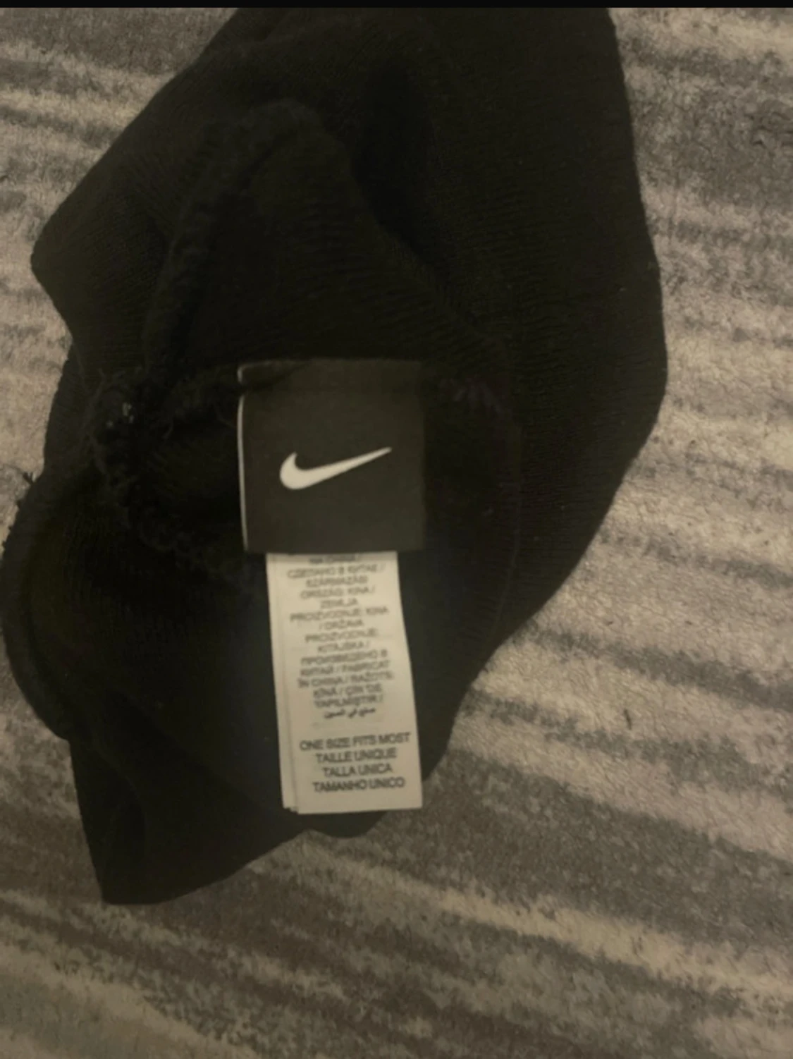 Svart Nike mössa med logga - 2