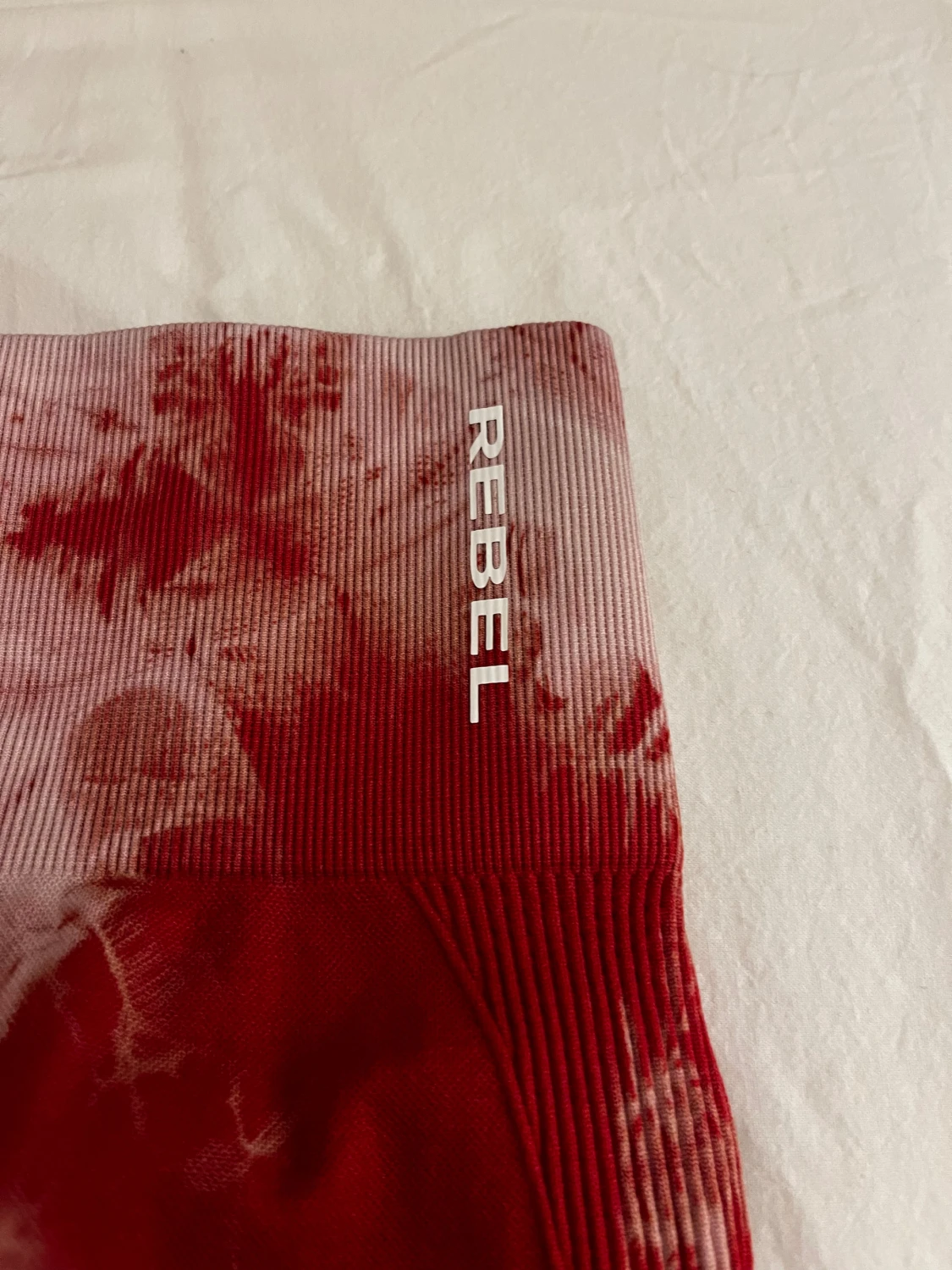 Röda tie-dye leggings från Rebel S - 1