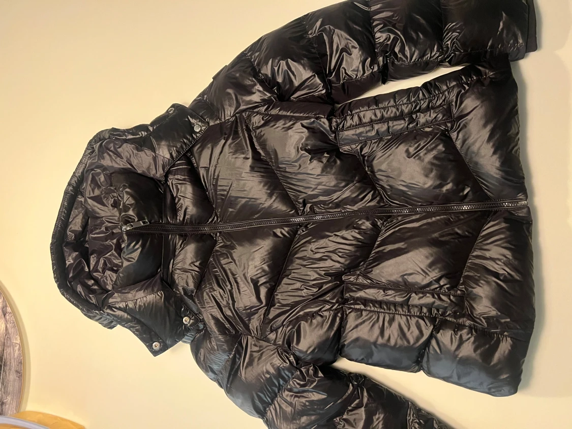 Svart pufferjacka från Hugo BOSS - 2