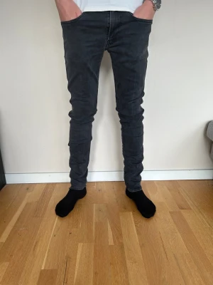 Replay anbass stl 31 - Riktigt feta replay anbass! Den har stl 31 och sitter extremt bra. Modellen är 184. Skick 9/10 inga tecken alls på användning! Pris 549kr och nypris ca1600kr så var snabba!🤩