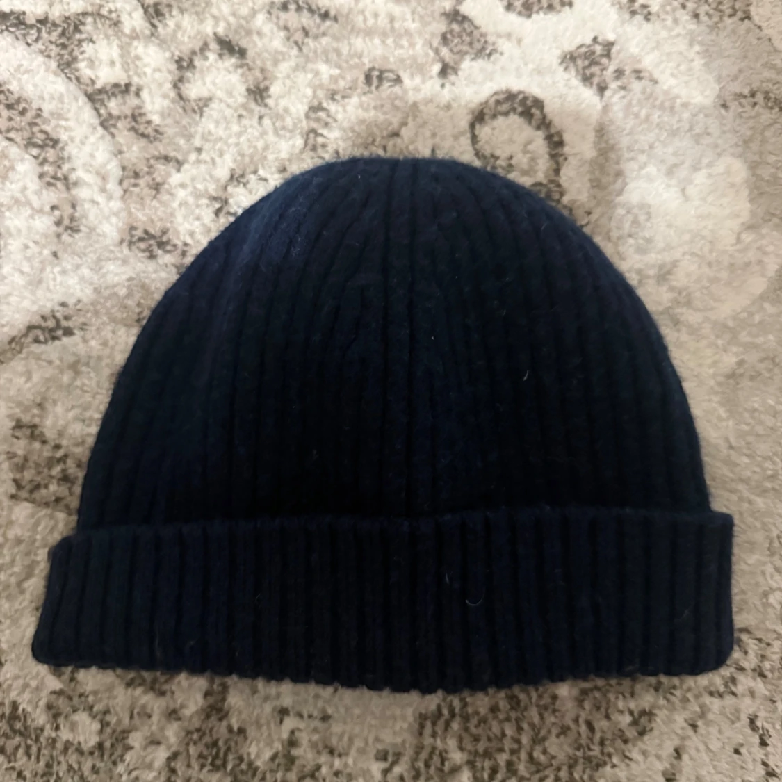 Mörkblå ribbstickad mössa Lacoste - 1