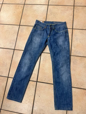 Dondup jeans - Säljer nu mina dondups då dom var för små. Skick 9,5/10 strlk 30