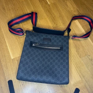 G Väska  - Fin väska helt ny pris kan diskuteras fraktar samma dag! 