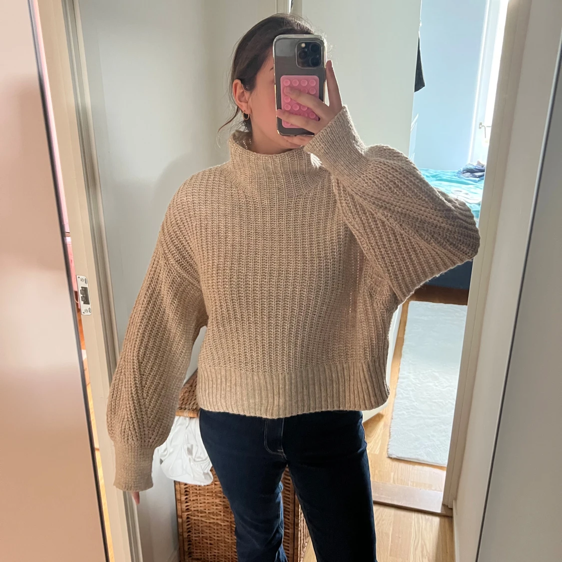 Beige stickad polotröja  - 1