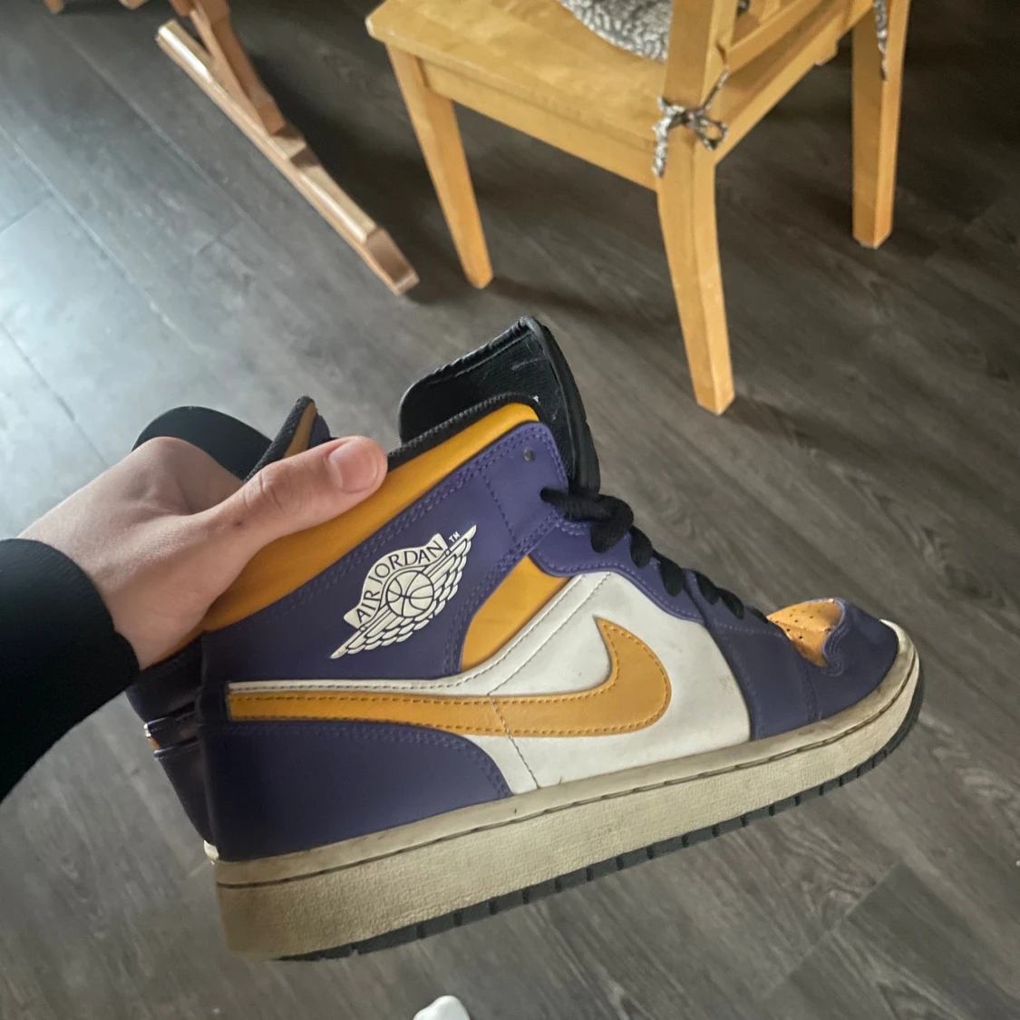 Nike Air Jordan 1 mid Lakers  - 1