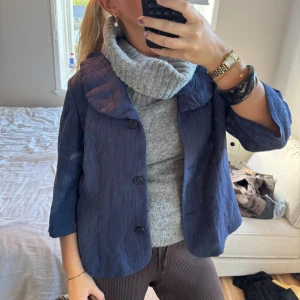 Jacka med volang  - Så så söt ❣️❣️