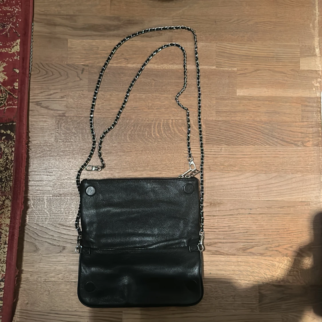 Svart axelväska (modell rock) från Zadig & Voltaire - 2