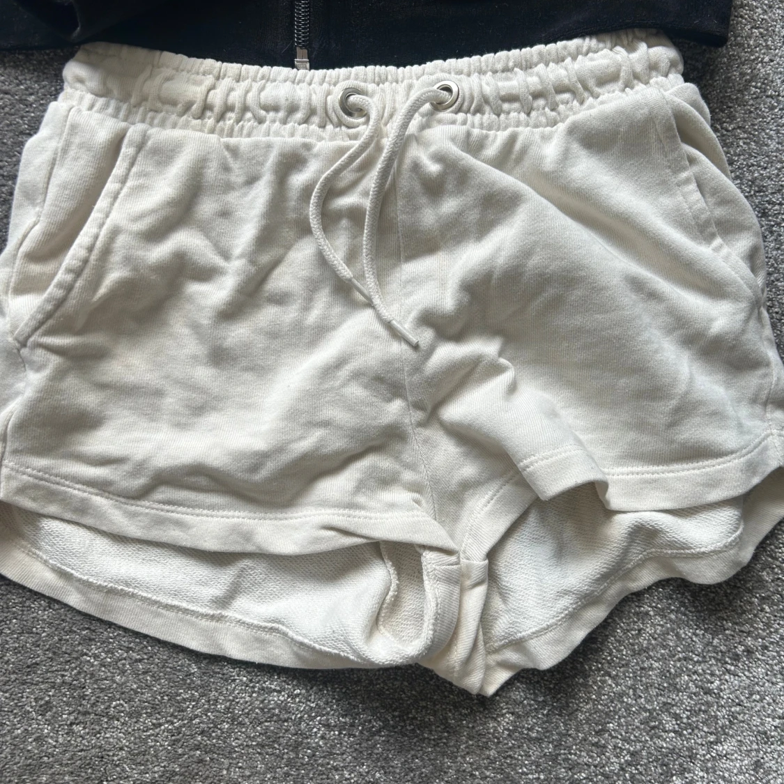Olika kläder från H&M för bra pris OBS dm för info - 1
