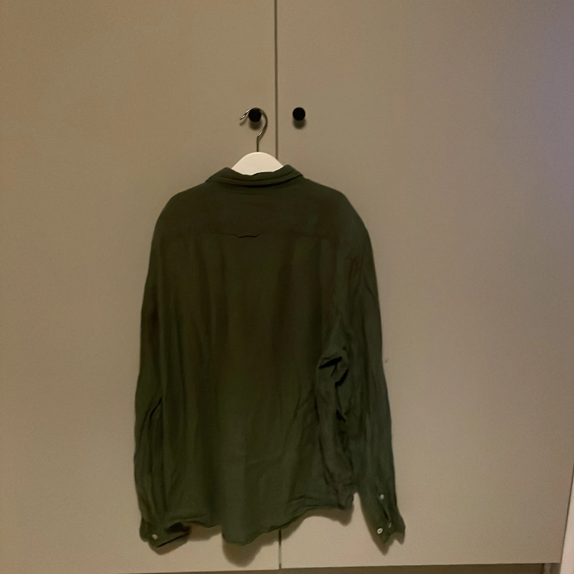 Olivgrön linneskjorta Massimo Dutti - 1