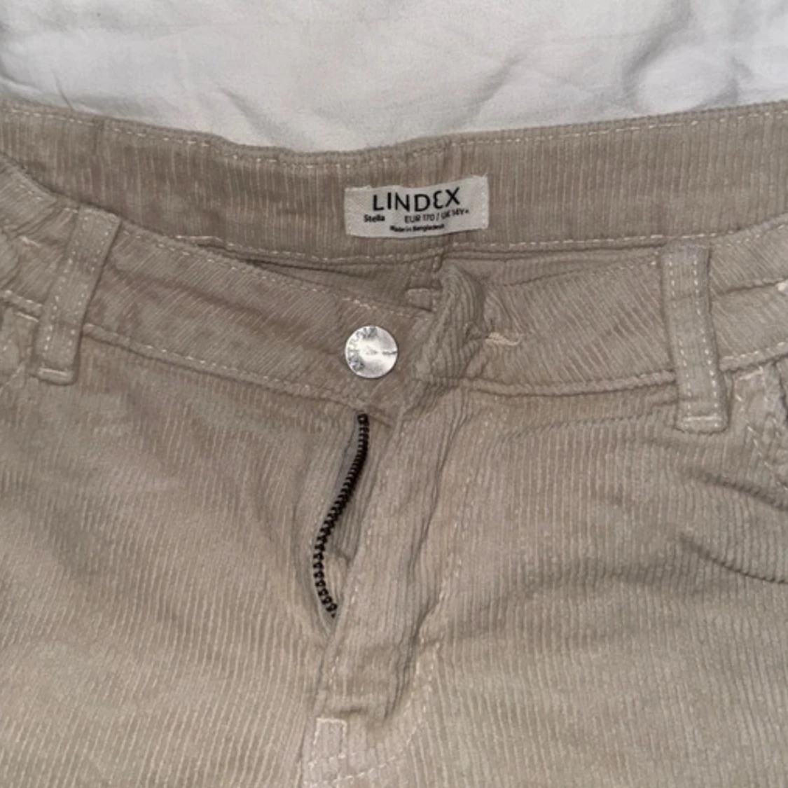 Beiga manchesterbyxor från Lindex - 1