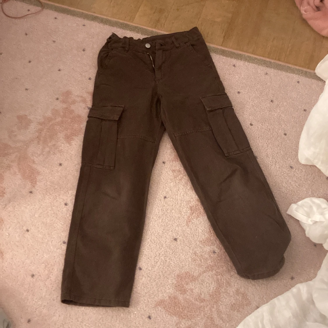 Bruna cargobyxor från H&M ✨ - 1