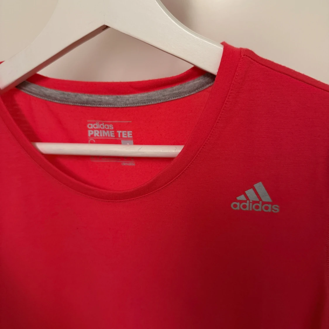 Ny Adidas korall t-shirt, storlek S - 4