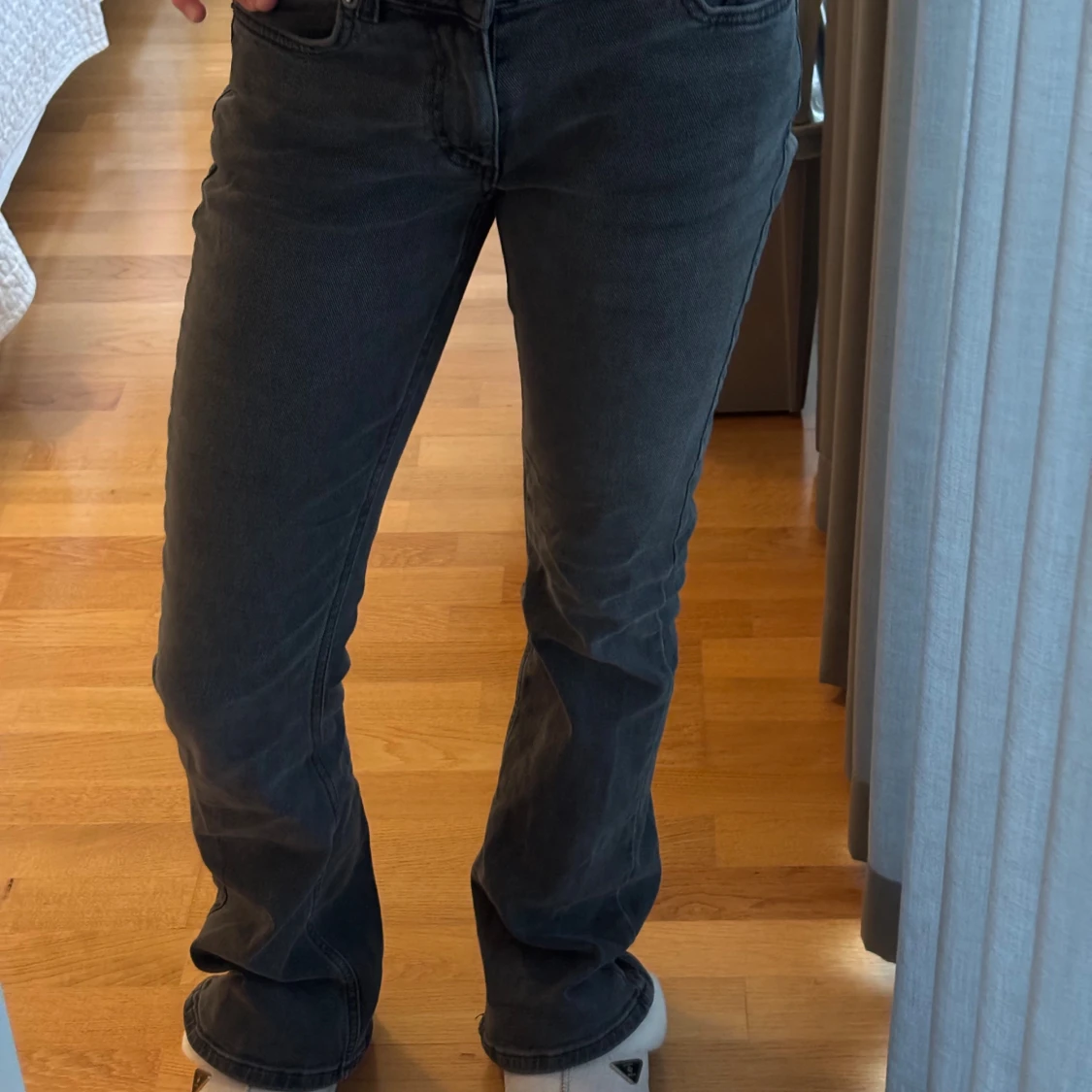Grå lowwaist bootcut