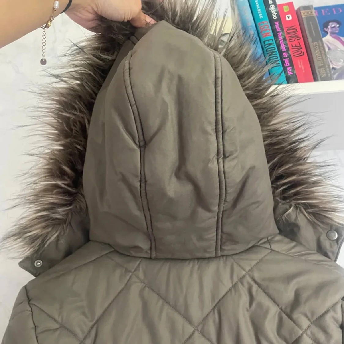 Khaki färgad pälsjacka - 2