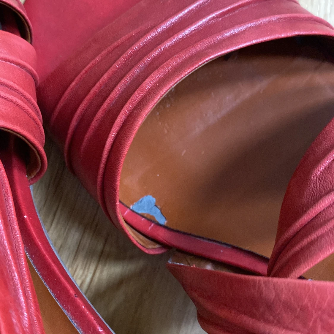 Högklackade skorna  - 4