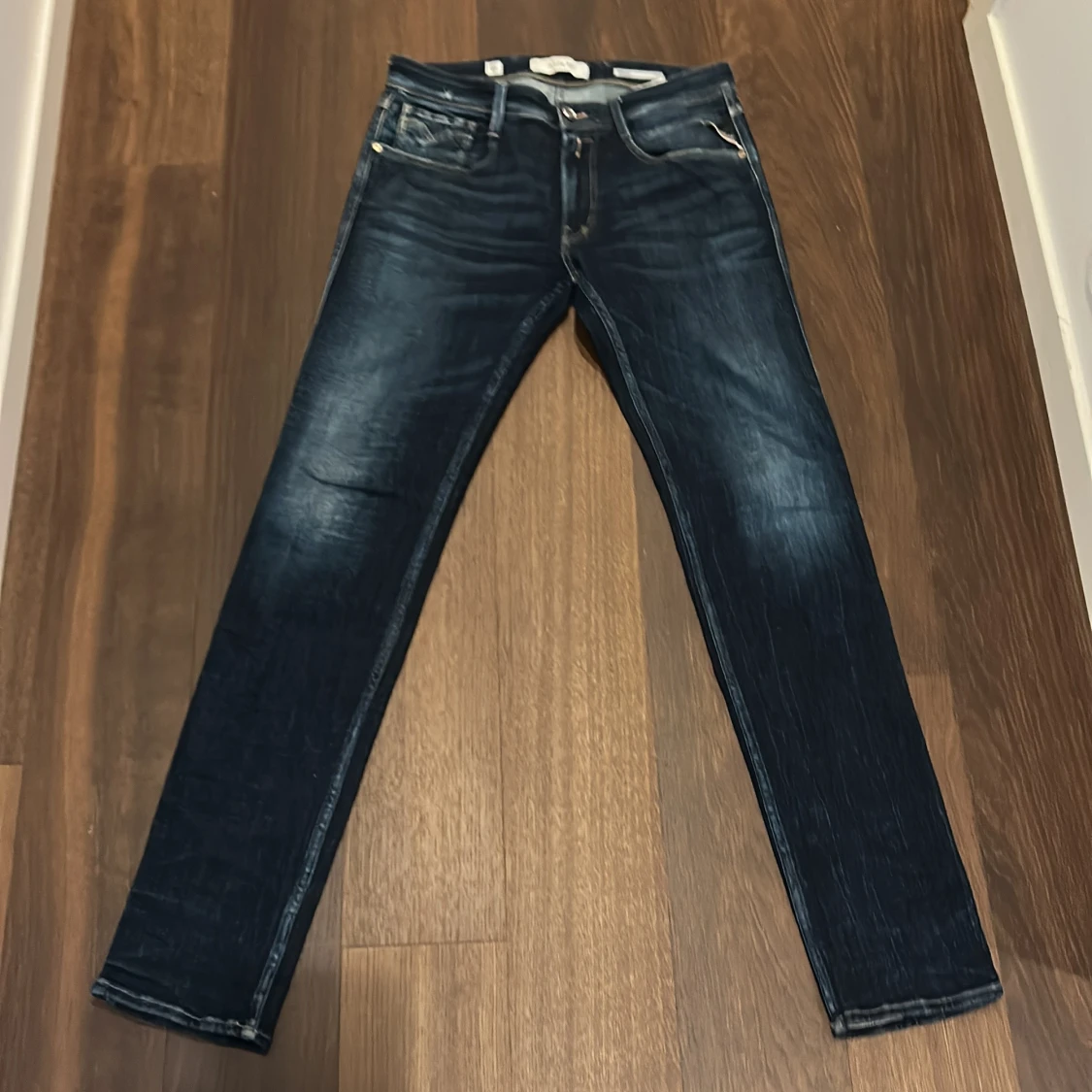 Replay Anbass mörkblå jeans