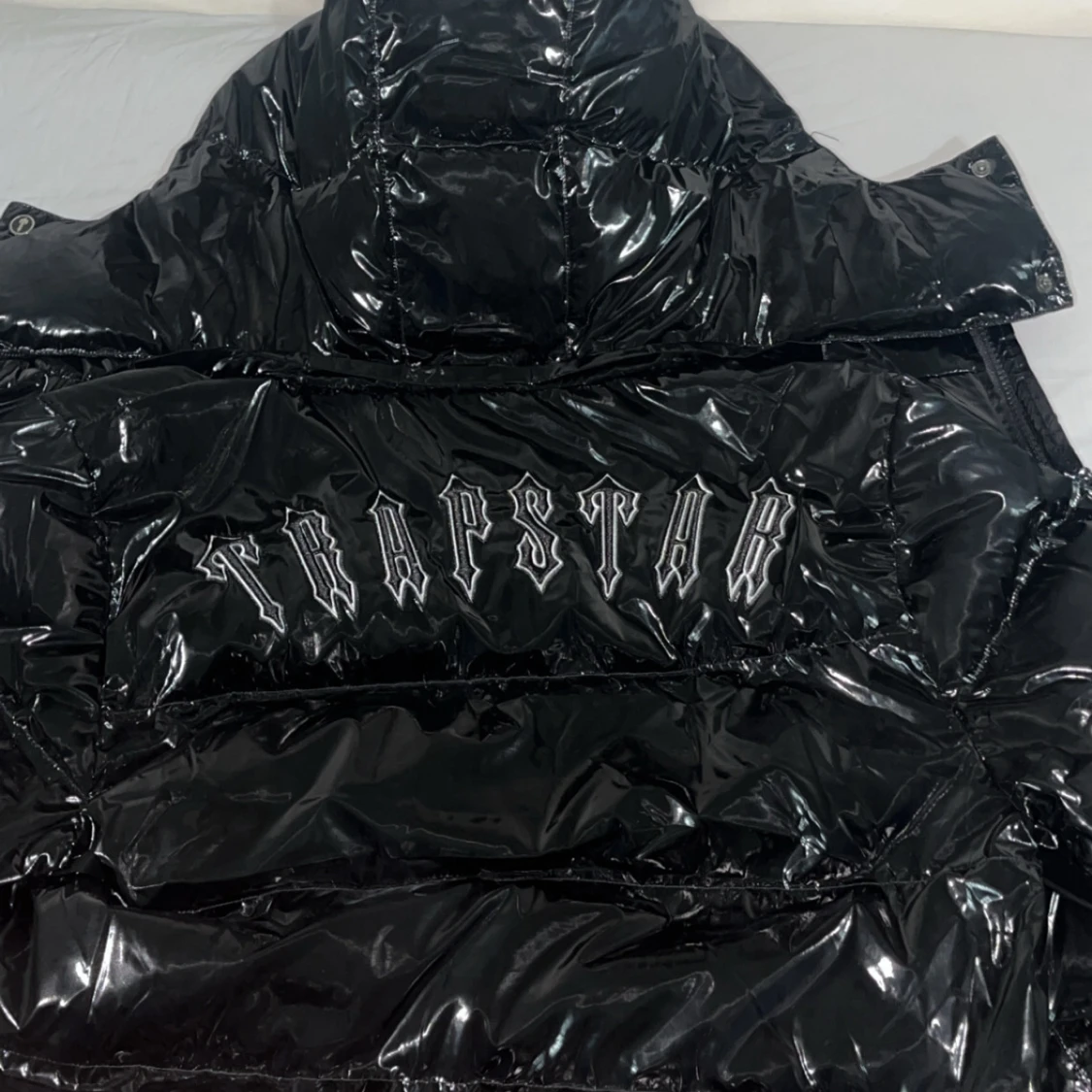 Svart pufferjacka från Trapstar