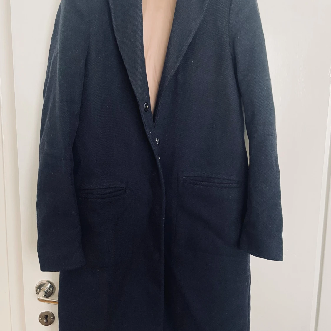 Svart lång kappa från Filippa K XS