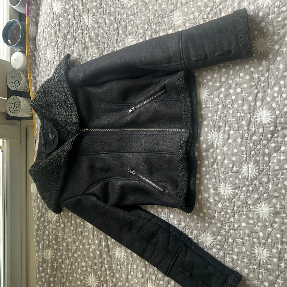 Svart teddyjacka  - 2