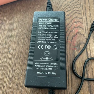 El scooter laddare för e wheel snabb laddare  - El scooter laddare