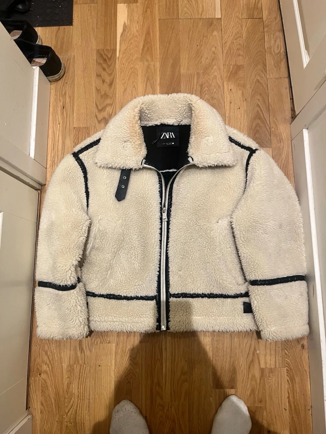 Beige teddyjacka från Zara, M