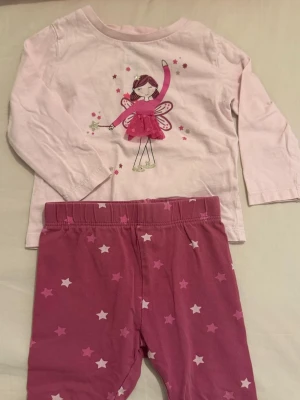 Jätte fin babykläder 💗 - Söta kläder används några gånger bara 🎀