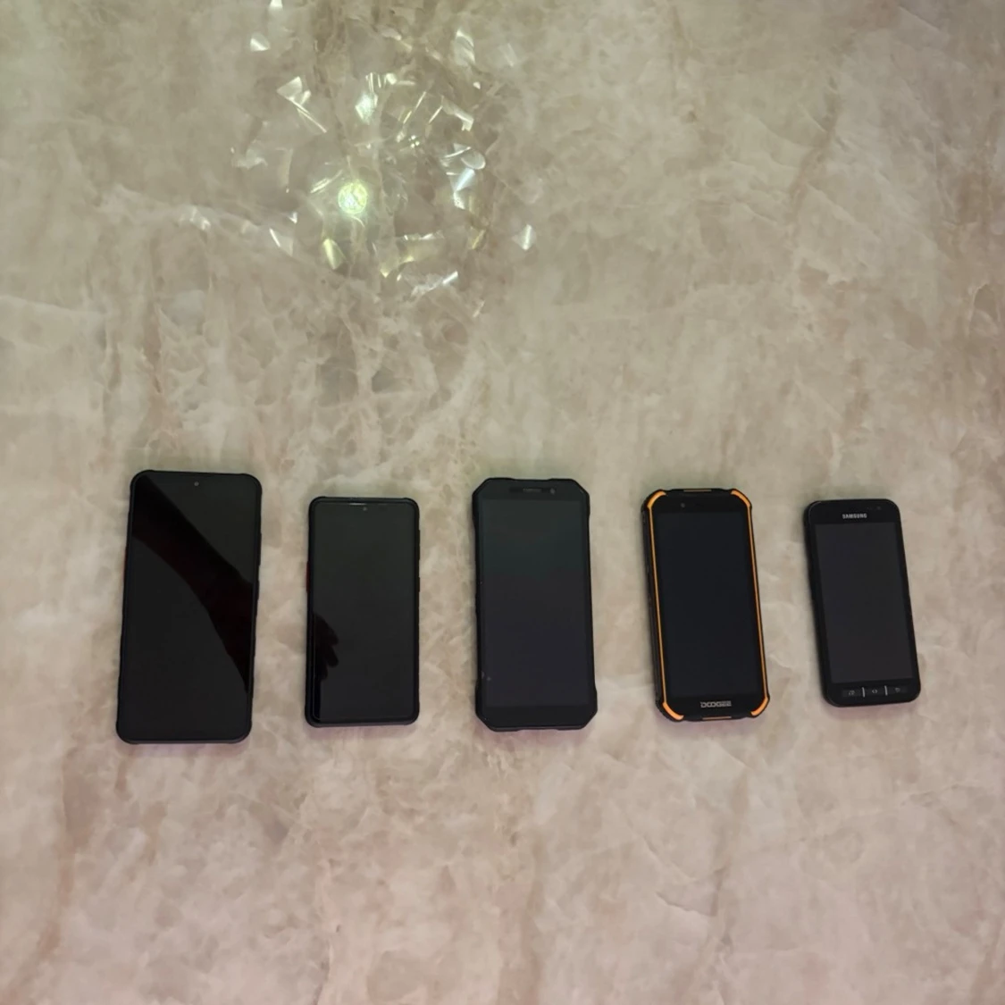  Robusta mobiltelefoner till salu! - 1