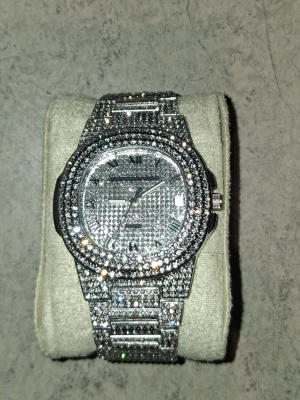 Silver klocka glitrar - Ny klocka